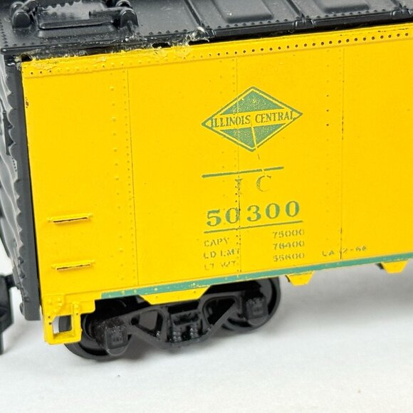 Athearn Bachmann 3 HO Train Car Exxon Tanker IC Boxcar Sherwin Williams Tanker - Picture 7 of 10